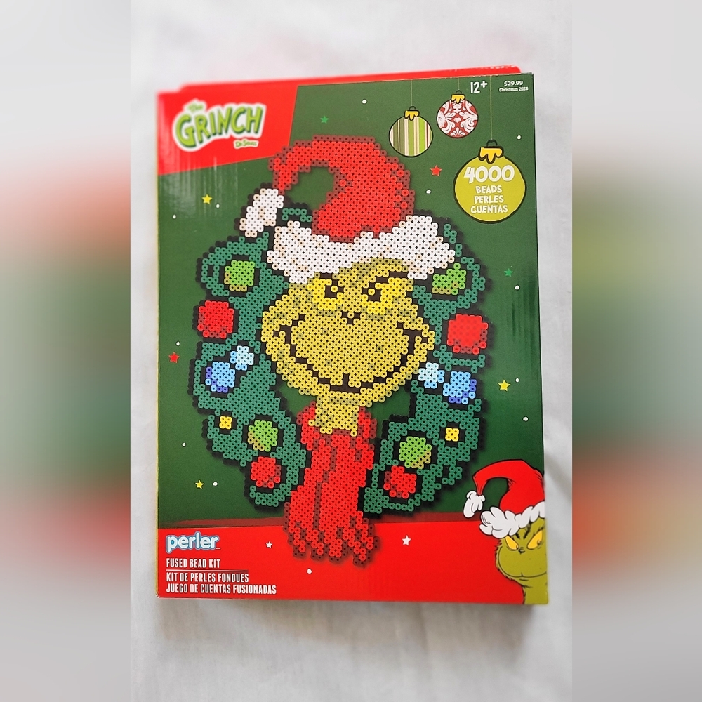 NWT! Dr. Seuss The Grinch Collection Perler Fused Bead Kit Wreath Decor